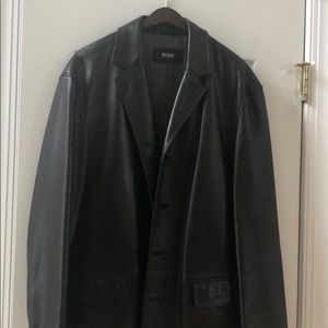 HUGO BOSS 42R BLACK LEATHER JACKET